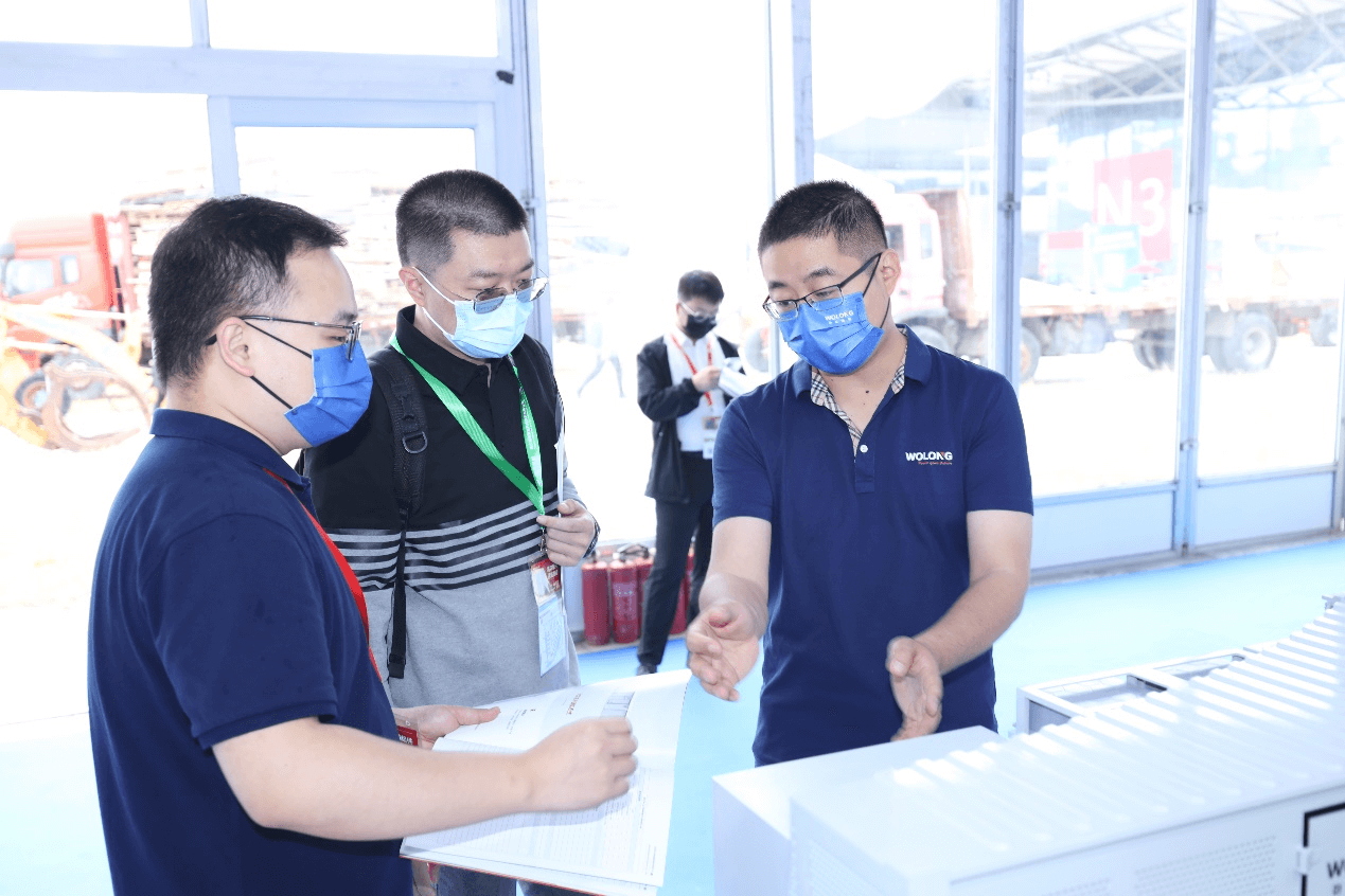卧龙储能携“新一代组串式液冷储能系统”重磅亮相SNEC